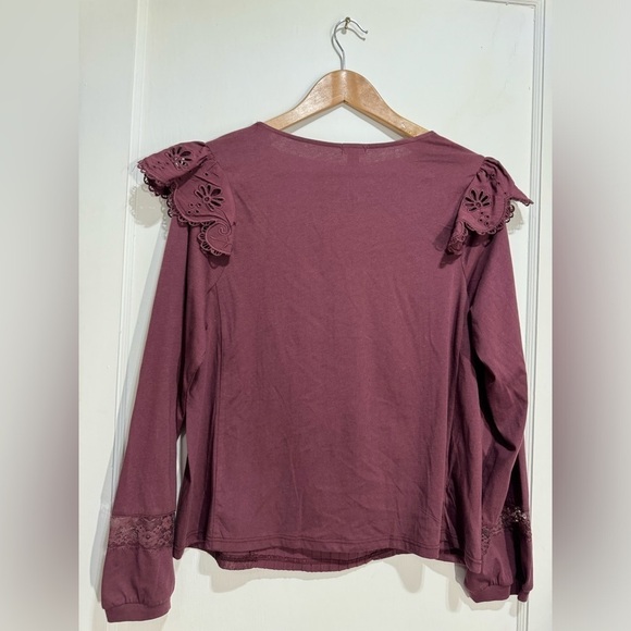 Tiny Long-Sleeve Crescent Ruffled Lace Top - Picture 4 of 10